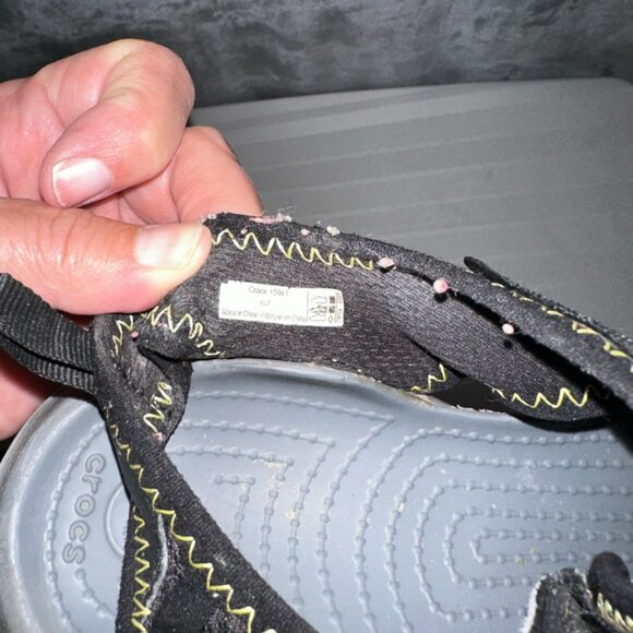 CROCS SWIFTWATER JUNIORS 3J MESH DECK SANDALS BLACK CASUAL men’s 7 women’s 9 GUC - Picture 4 of 6